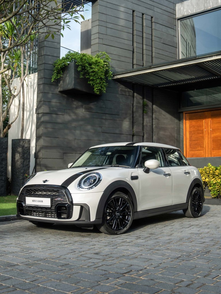 MINI One 5-Door Undaunted Package