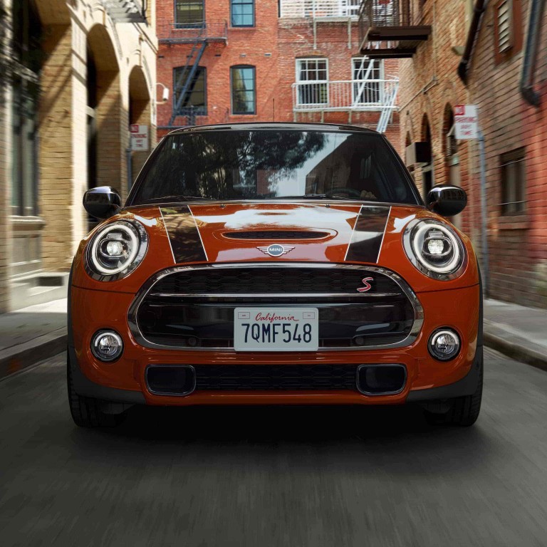 MINI 3 DOOR FRONT VIEW